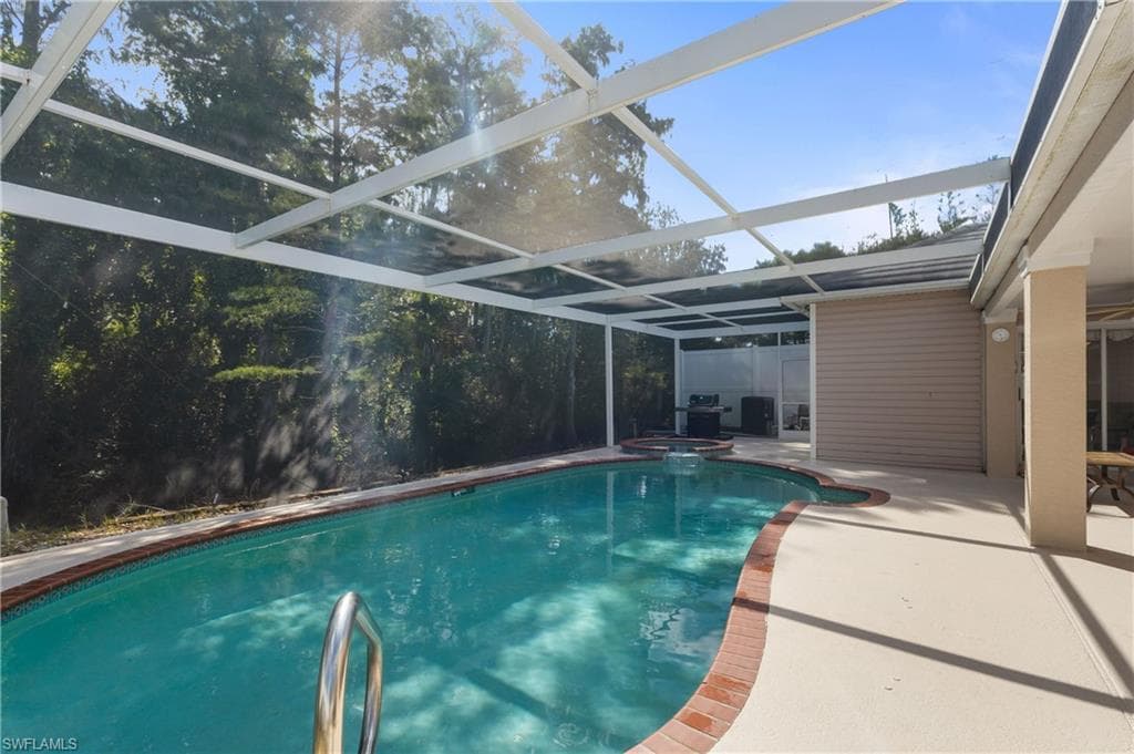 1267 Silverstrand Dr, Naples, FL 34110-34