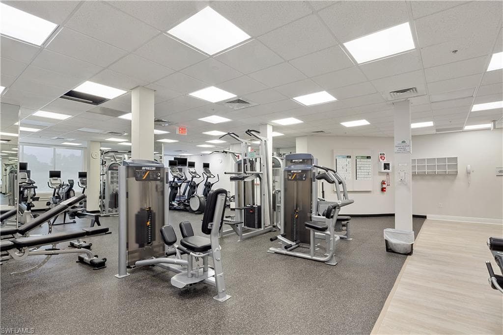 1267 Silverstrand Dr, Naples, FL 34110-43