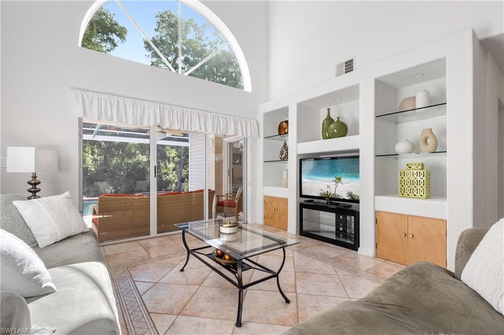 1267 Silverstrand Dr, Naples, FL 34110-5