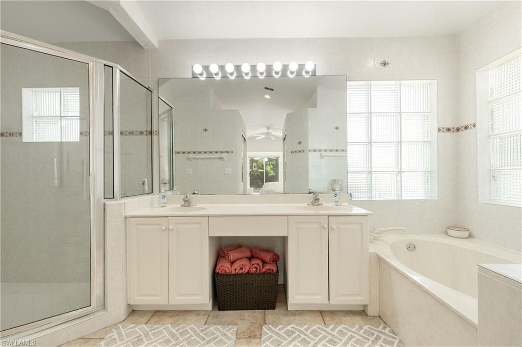 1267 Silverstrand Dr, Naples, FL 34110-7