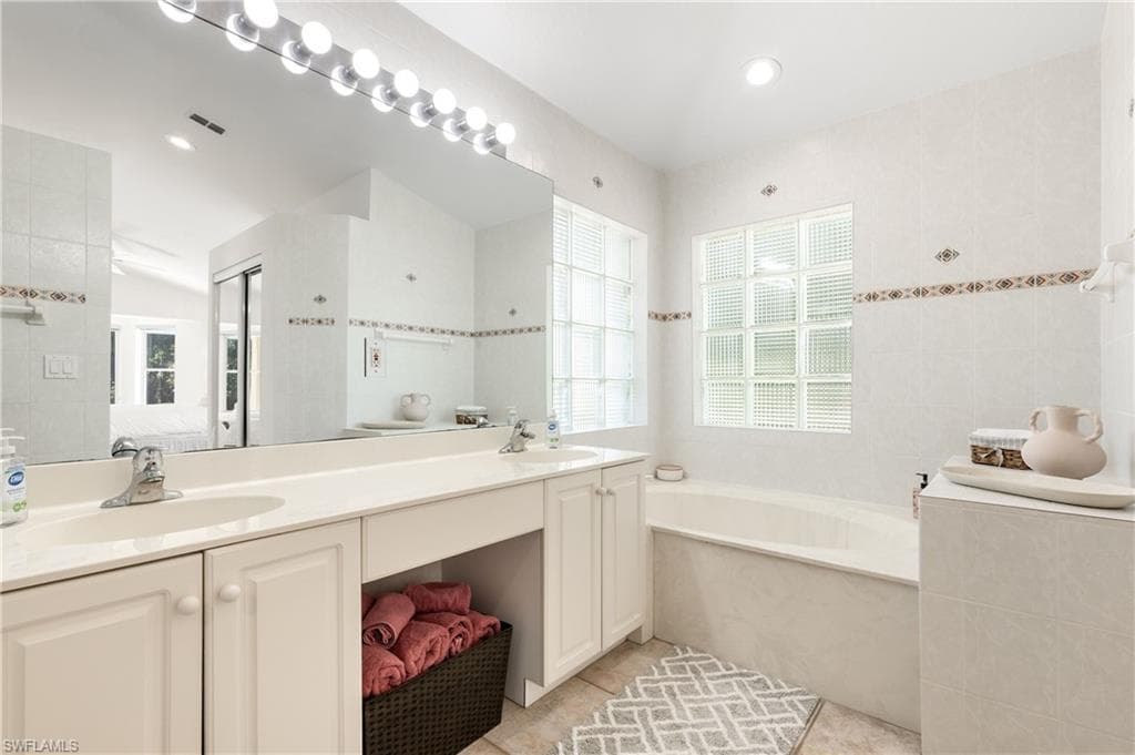 1267 Silverstrand Dr, Naples, FL 34110-8