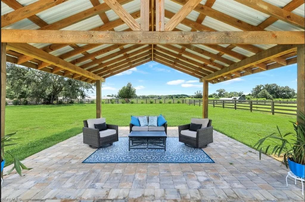 19080 Parkinson Rd, Alva, FL 33920-33