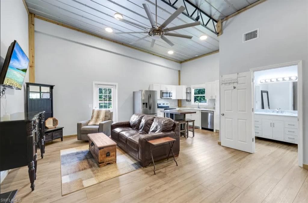 19080 Parkinson Rd, Alva, FL 33920-38