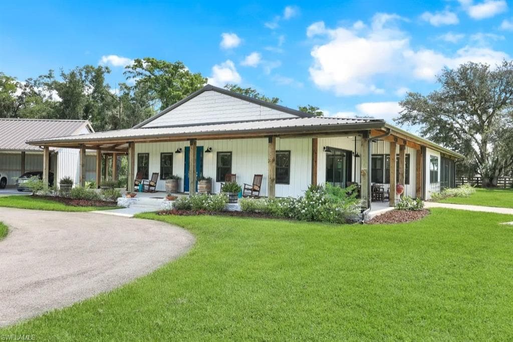 19080 Parkinson Rd, Alva, FL 33920-45