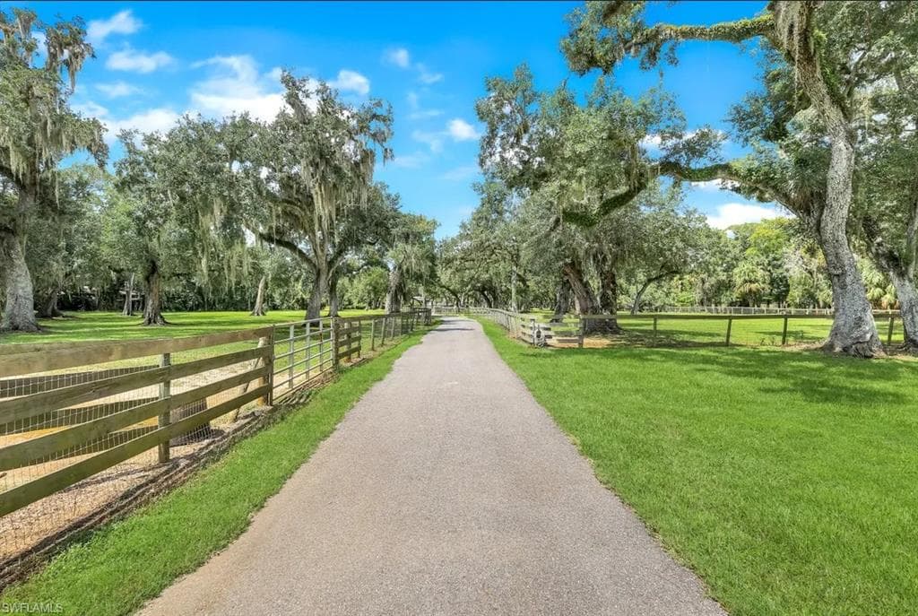 19080 Parkinson Rd, Alva, FL 33920-46