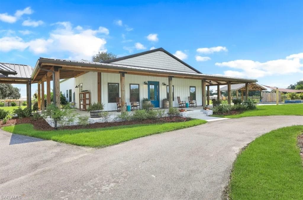 19080 Parkinson Rd, Alva, FL 33920-48