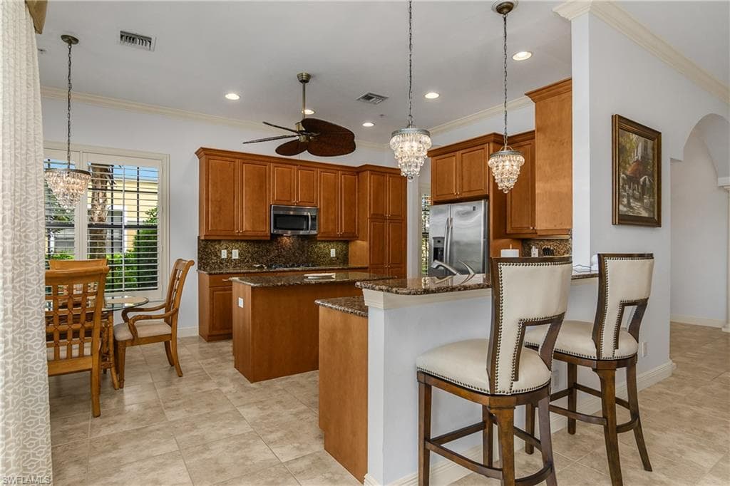 9109 Prima Way 102, Naples, FL 34113-9