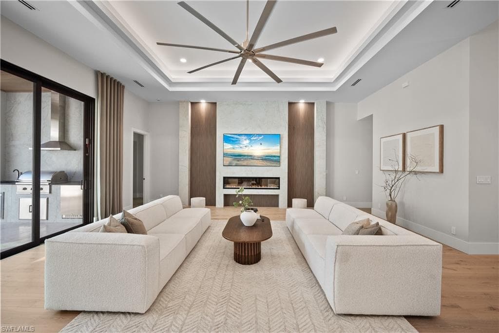 1364 Cypress Woods Dr, Naples, FL 34103-8