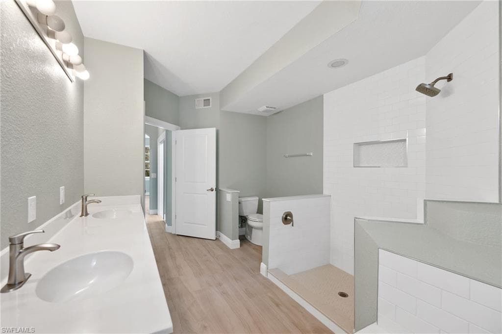 4995 Marsh Turtle Trl 102, Estero, FL 33928-16