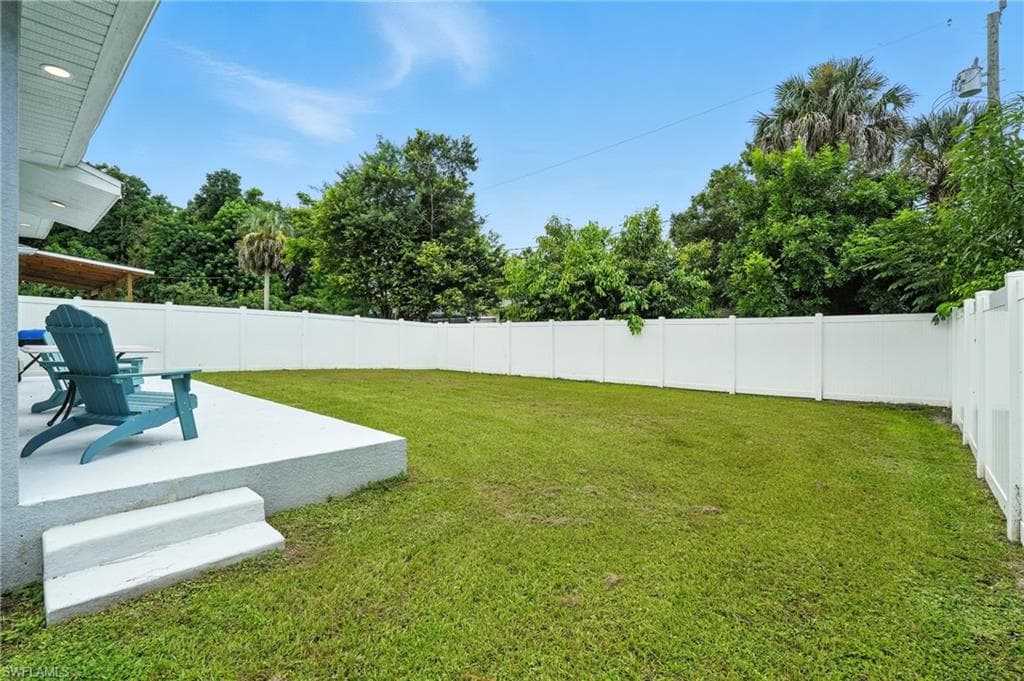 10140 Carolina St, Bonita Springs, FL 34135-5
