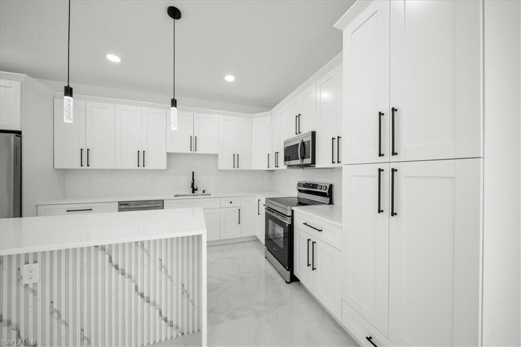 1915 Scott Ave, Lehigh Acres, FL 33972-37