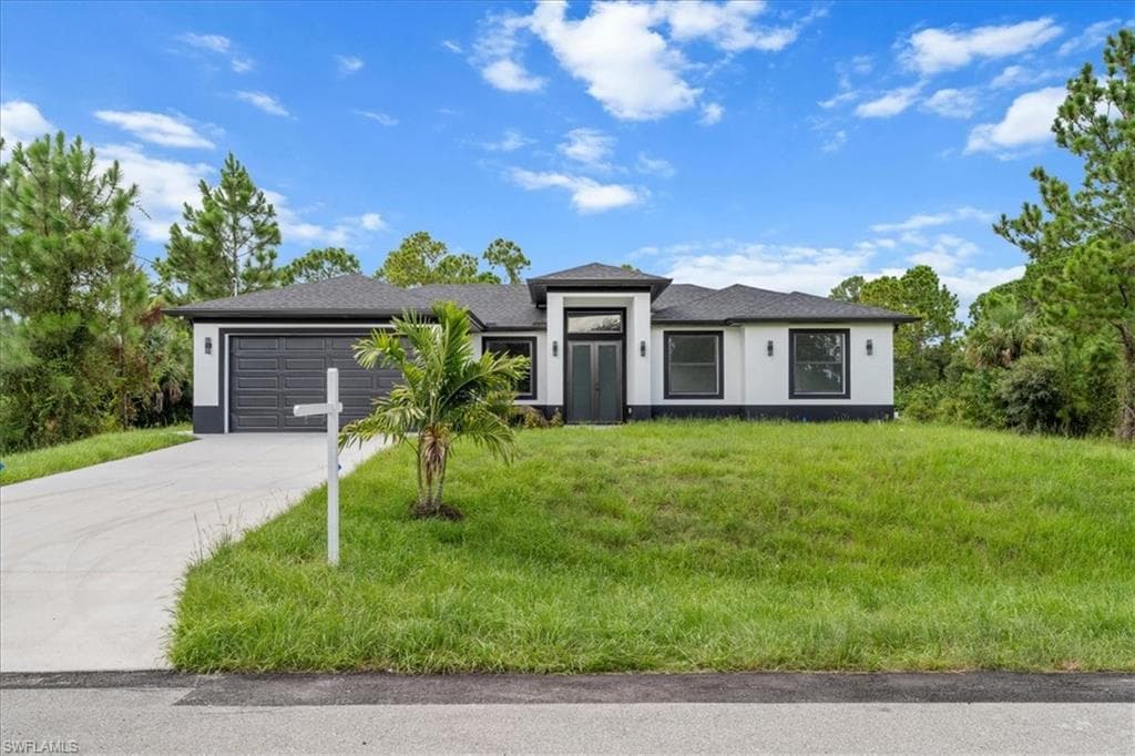 1915 Scott Ave, Lehigh Acres, FL 33972-6