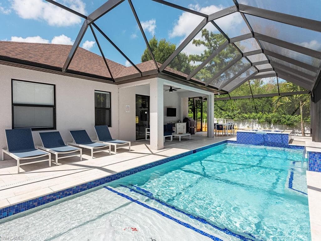 1021 Creech Rd, Naples, FL 34103-1