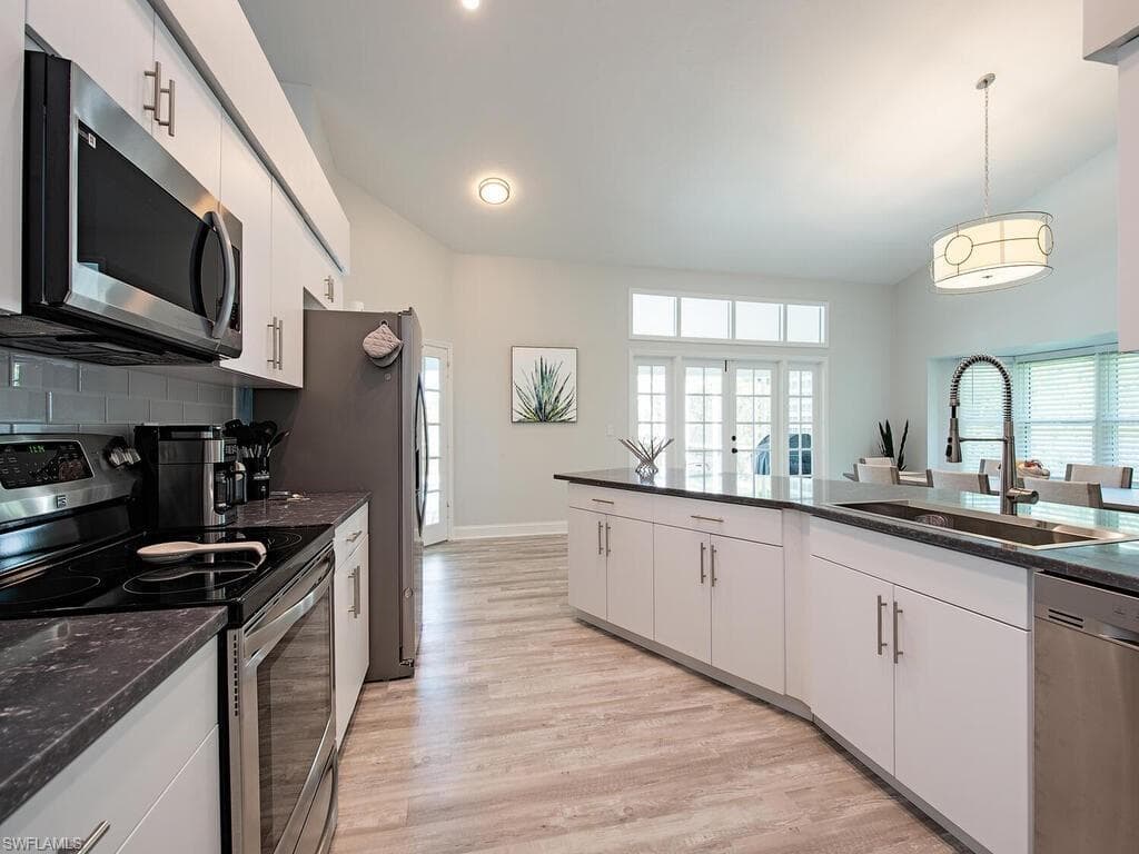 113 Palmetto Dunes Cir, Naples, FL 34113-6