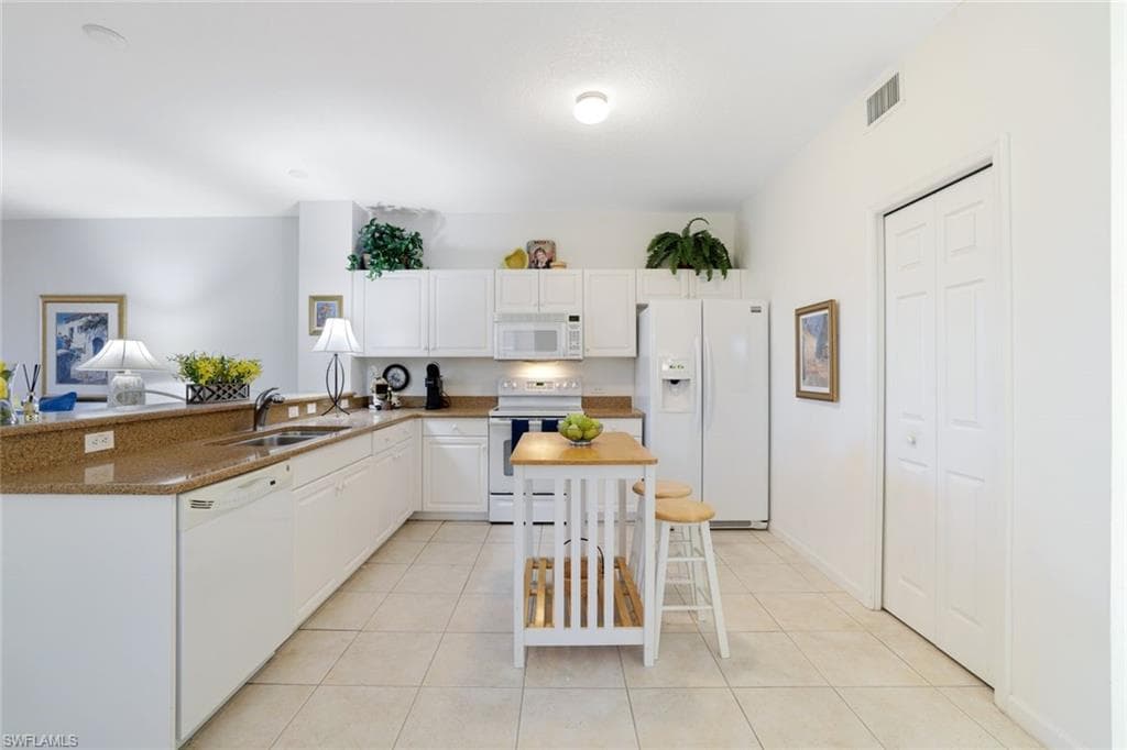 10049 Heather Ln 101, Naples, FL 34119-11