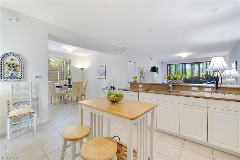 10049 Heather Ln 101, Naples, FL 34119-13