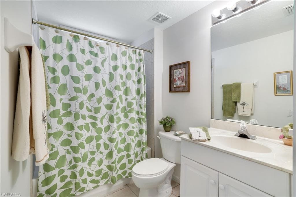10049 Heather Ln 101, Naples, FL 34119-21