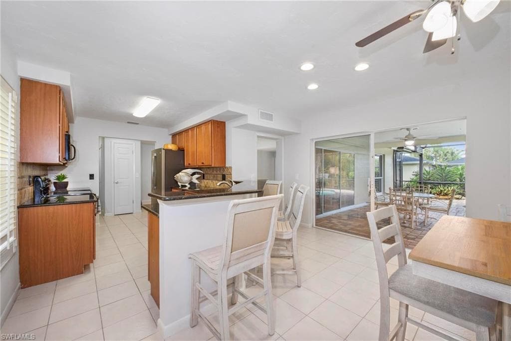 673 Travers Ave, Fort Myers, FL 33919-11