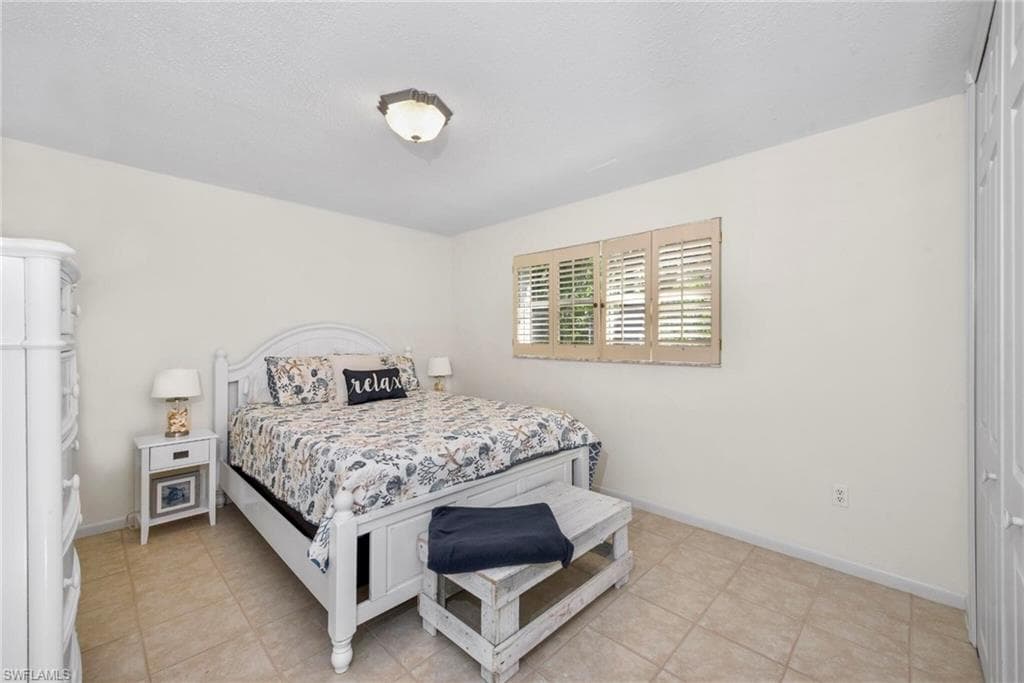 673 Travers Ave, Fort Myers, FL 33919-17