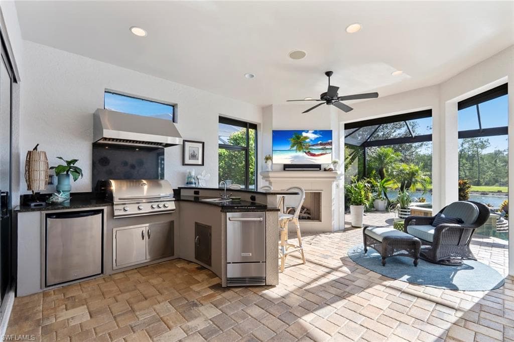 9470 Galliano Ter, Naples, FL 34119-18