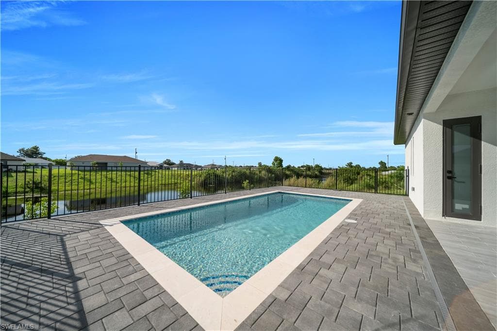2824 4th Pl, Cape Coral, FL 33993-9