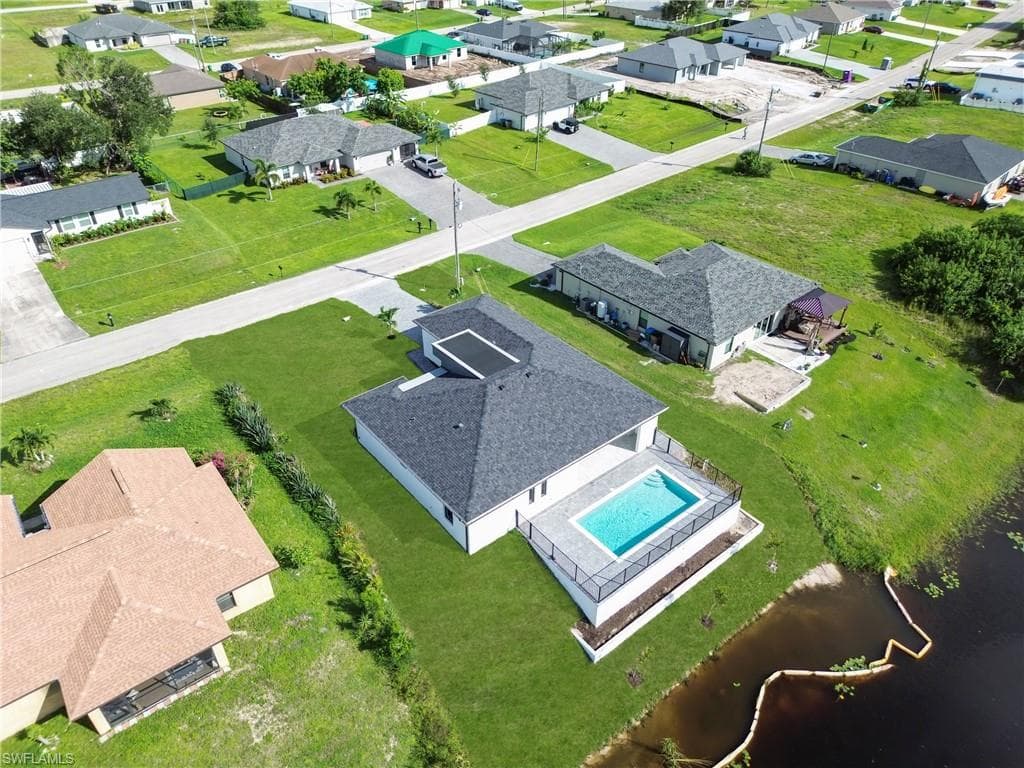 2824 4th Pl, Cape Coral, FL 33993-18