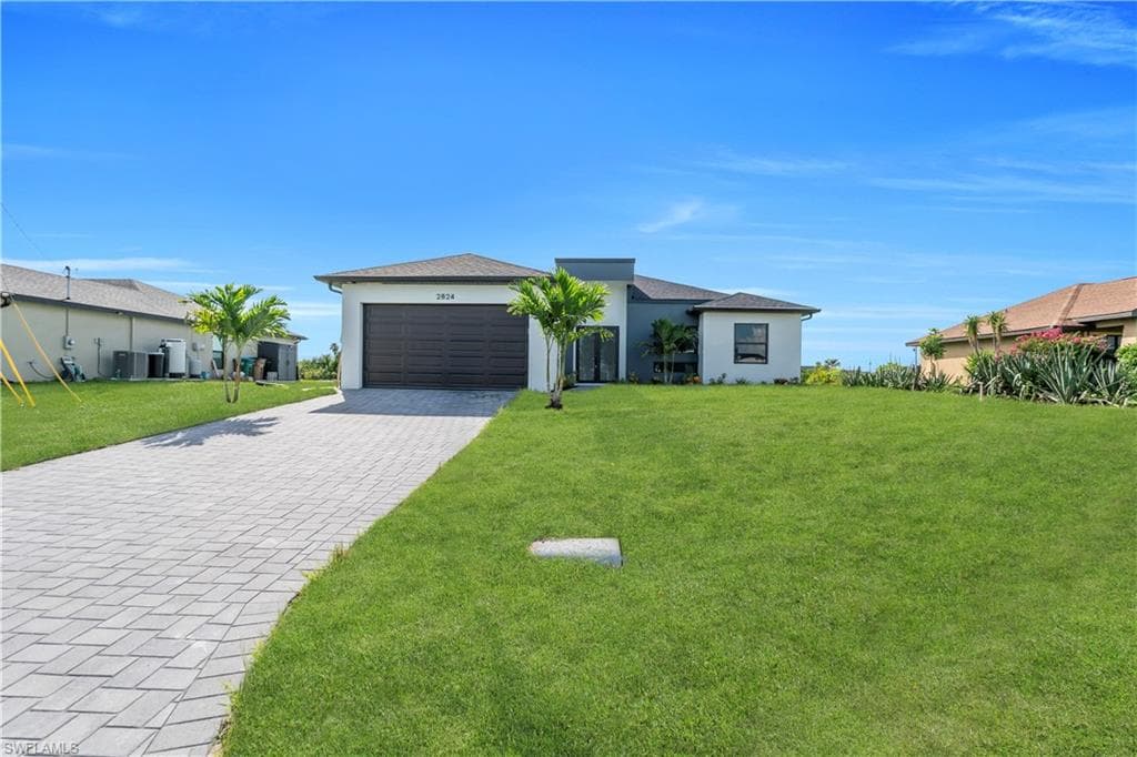 2824 4th Pl, Cape Coral, FL 33993-3