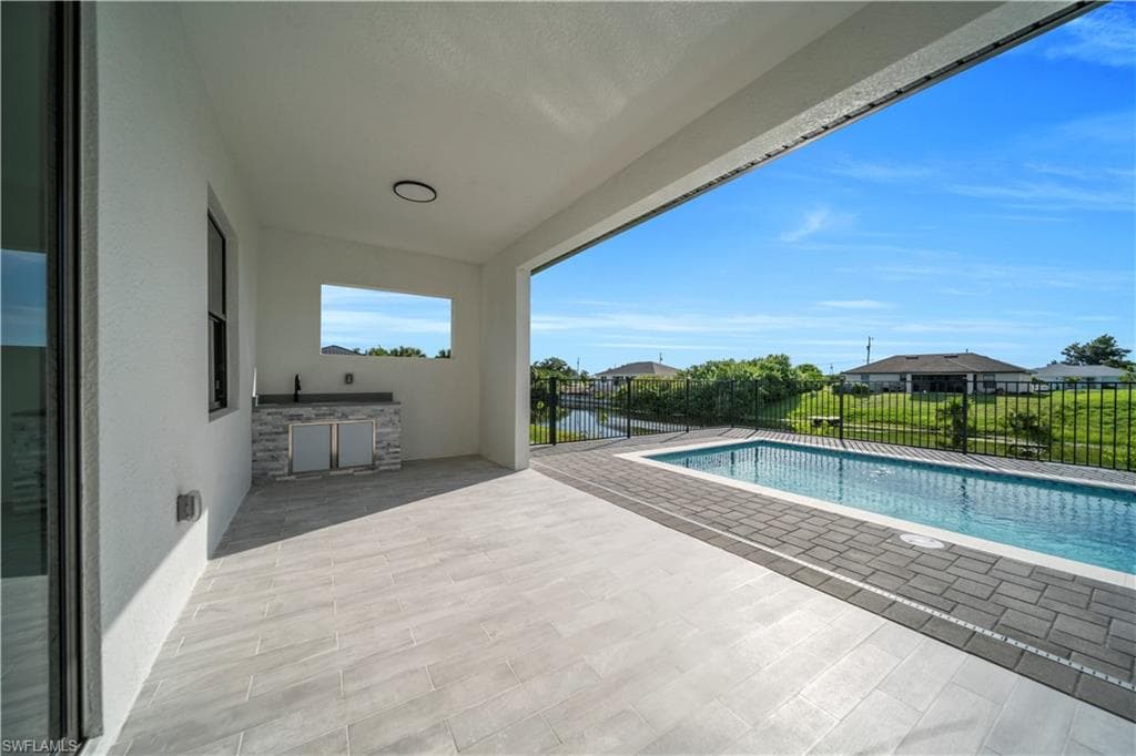 2824 4th Pl, Cape Coral, FL 33993-8