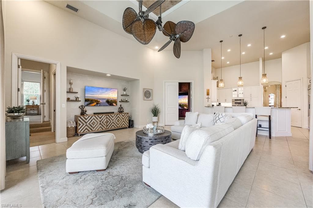 412 Terracina Way, Naples, FL 34119-5