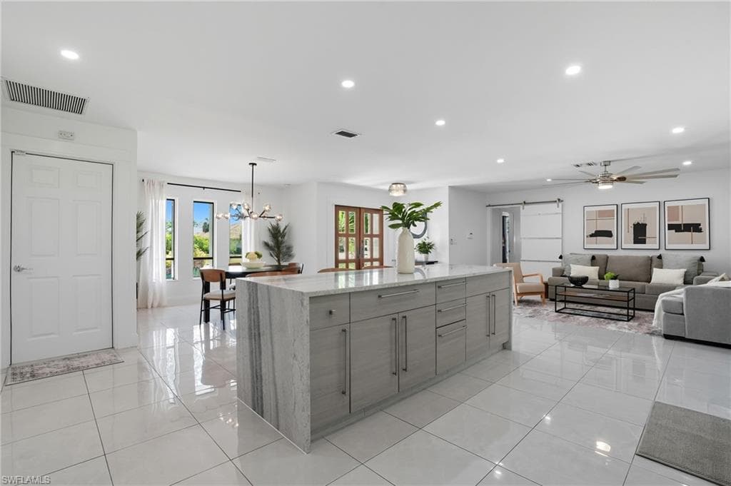 155 Old Tamiami Trl, Naples, FL 34110-14