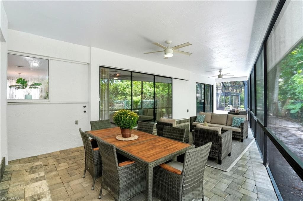 155 Old Tamiami Trl, Naples, FL 34110-35