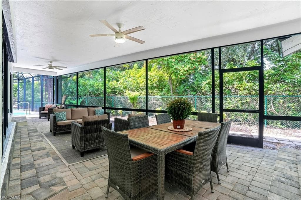 155 Old Tamiami Trl, Naples, FL 34110-36