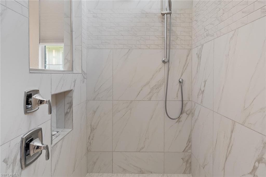 6270 Union Island Way, Naples, FL 34113-18