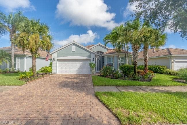 8459 Benelli Ct, Naples, FL 34114-4