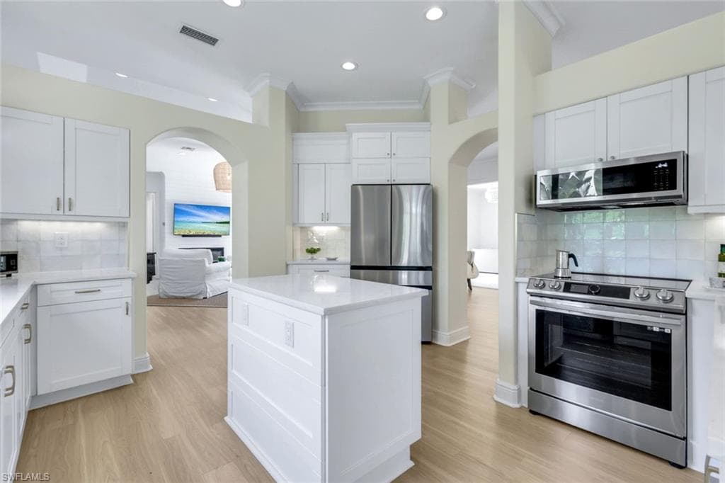 1123 Augusta Falls Way, Naples, FL 34119-10