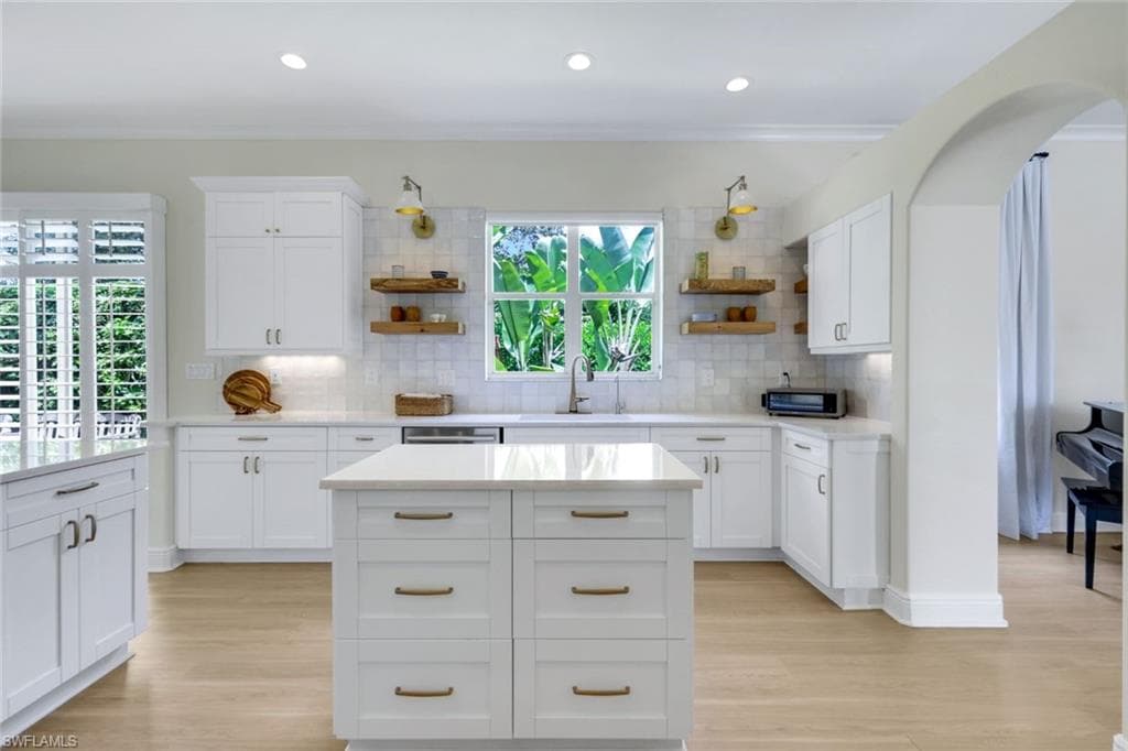 1123 Augusta Falls Way, Naples, FL 34119-12
