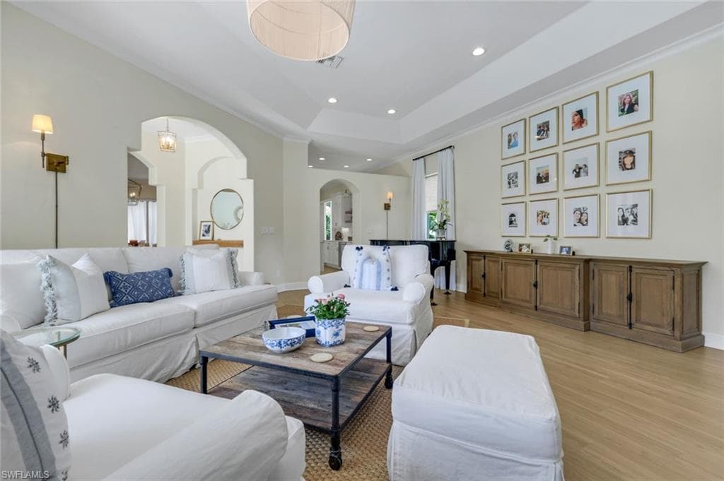1123 Augusta Falls Way, Naples, FL 34119-8