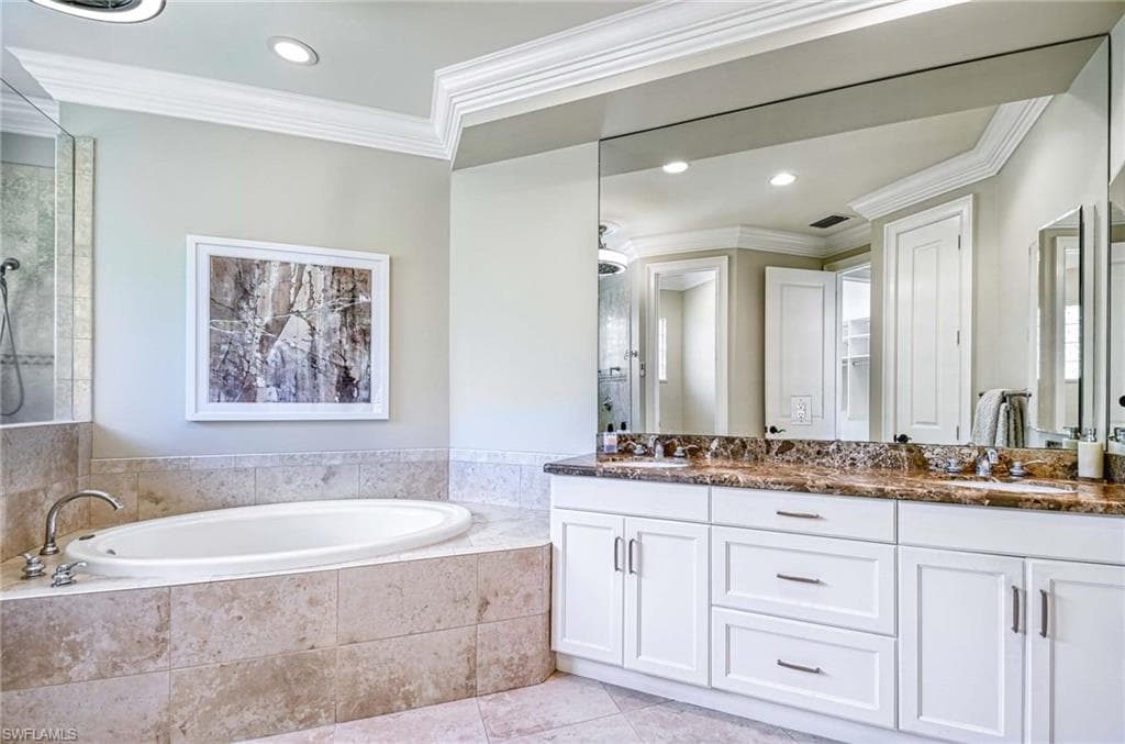 3130 Terramar Ct, Naples, FL 34119-18