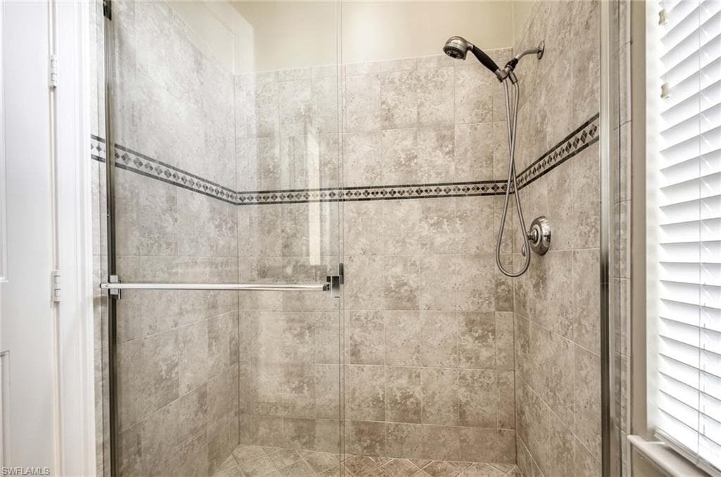 3130 Terramar Ct, Naples, FL 34119-25