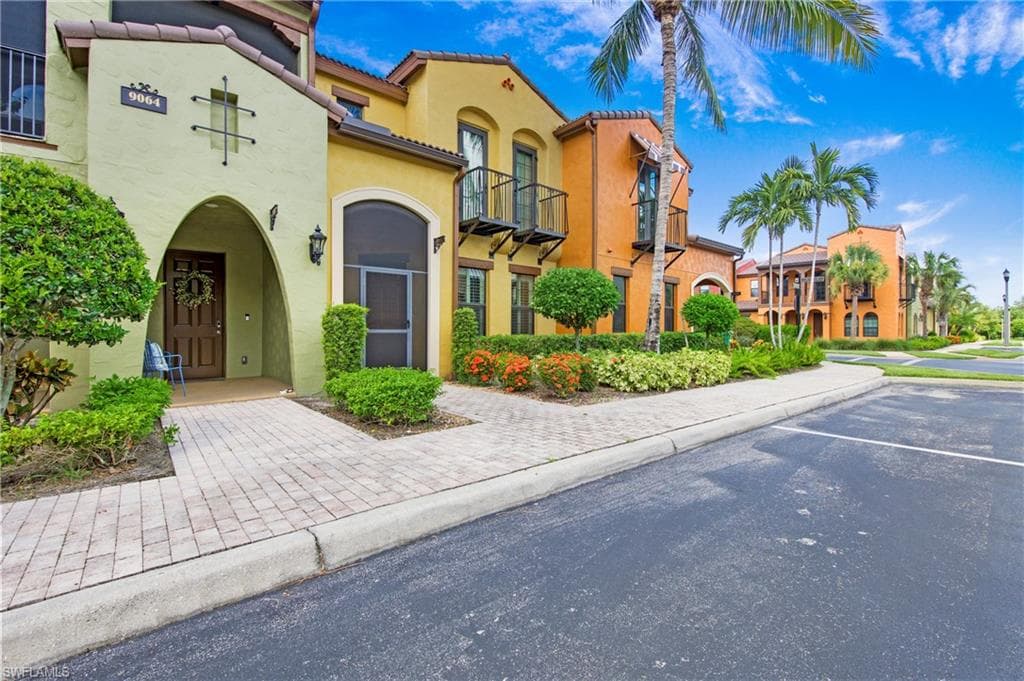 9064 Capistrano St N 5002, Naples, FL 34113-28