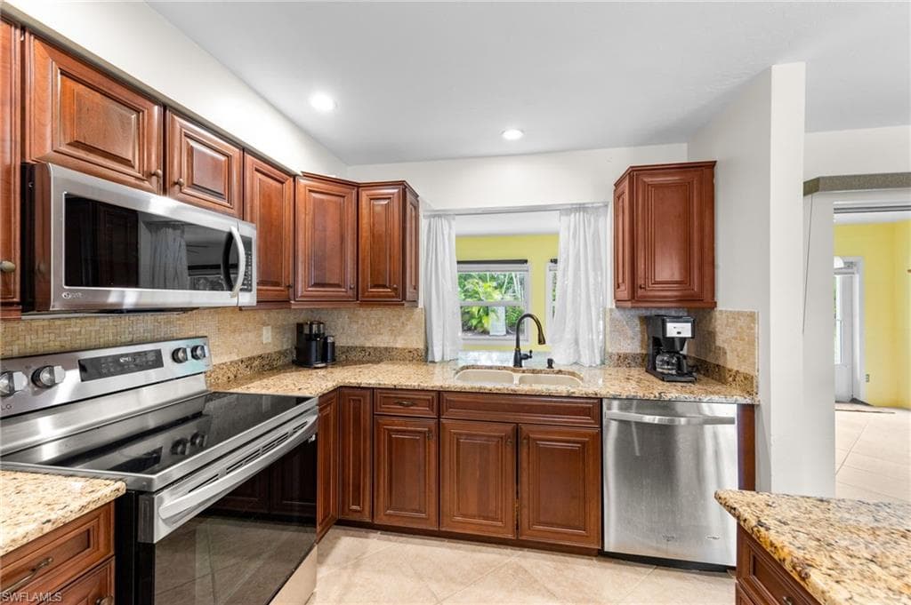3850 Estero Bay Ln F10, Naples, FL 34112-5