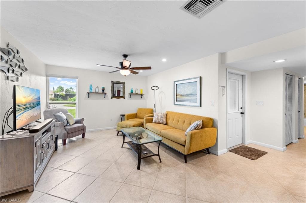 3850 Estero Bay Ln F10, Naples, FL 34112-8