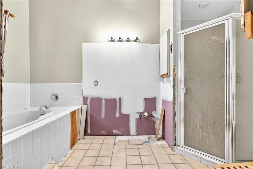 16190 Kelly Woods Dr, Fort Myers, FL 33908-14