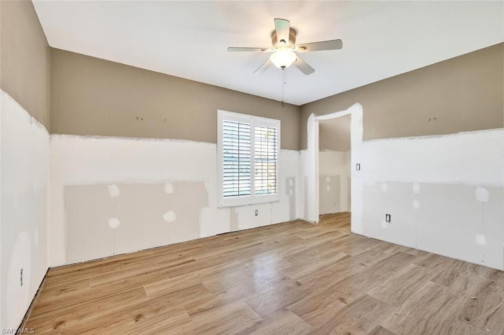 16190 Kelly Woods Dr, Fort Myers, FL 33908-18