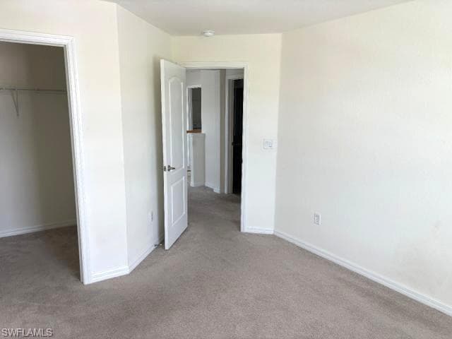 9227 Shadow Oak Ln, Naples, FL 34120-12