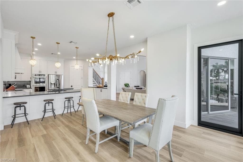 155 Heron Ave, Naples, FL 34108-9