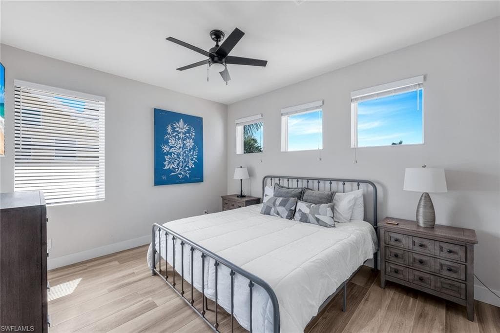 155 Heron Ave, Naples, FL 34108-16