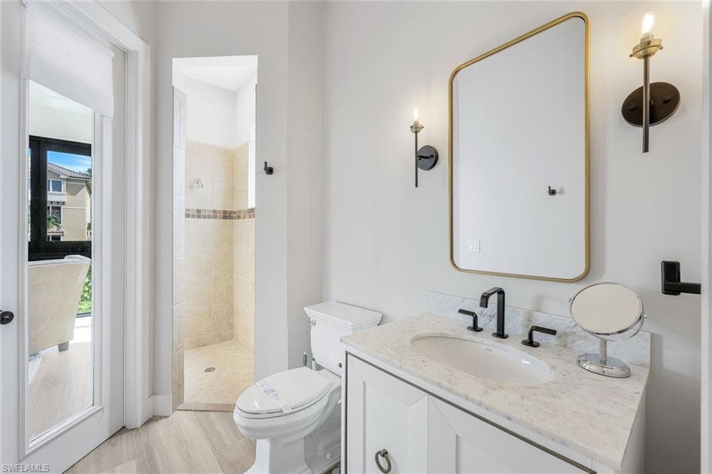 155 Heron Ave, Naples, FL 34108-18