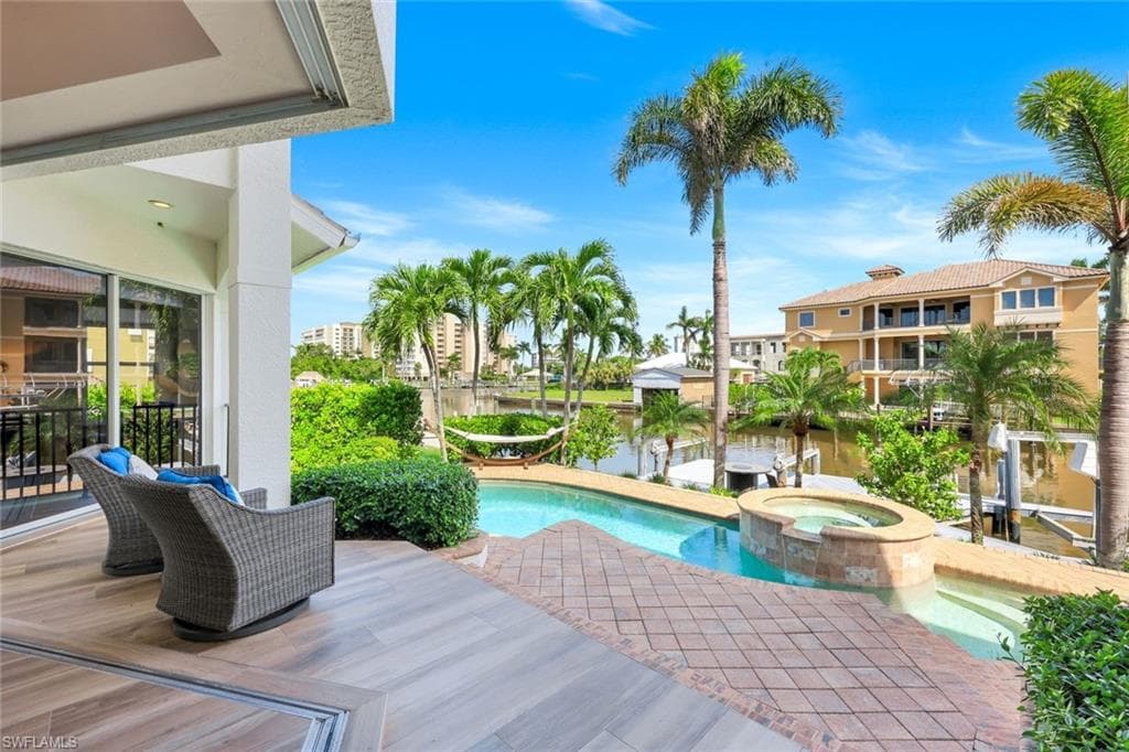 155 Heron Ave, Naples, FL 34108-23