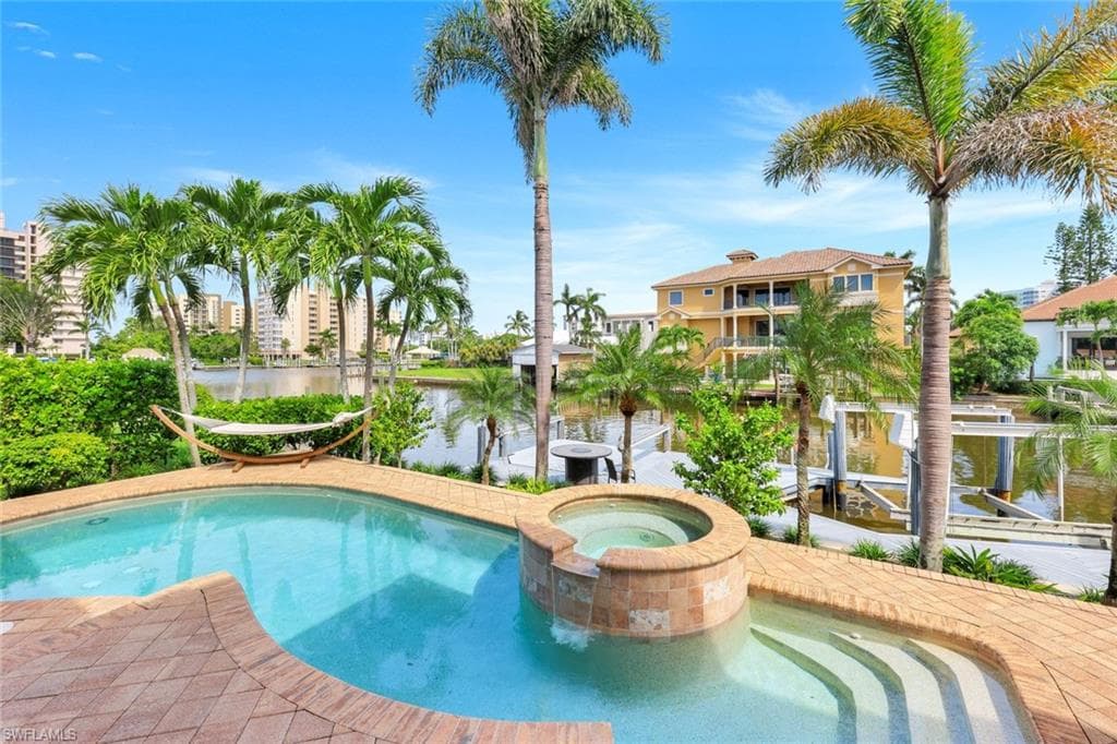 155 Heron Ave, Naples, FL 34108-28